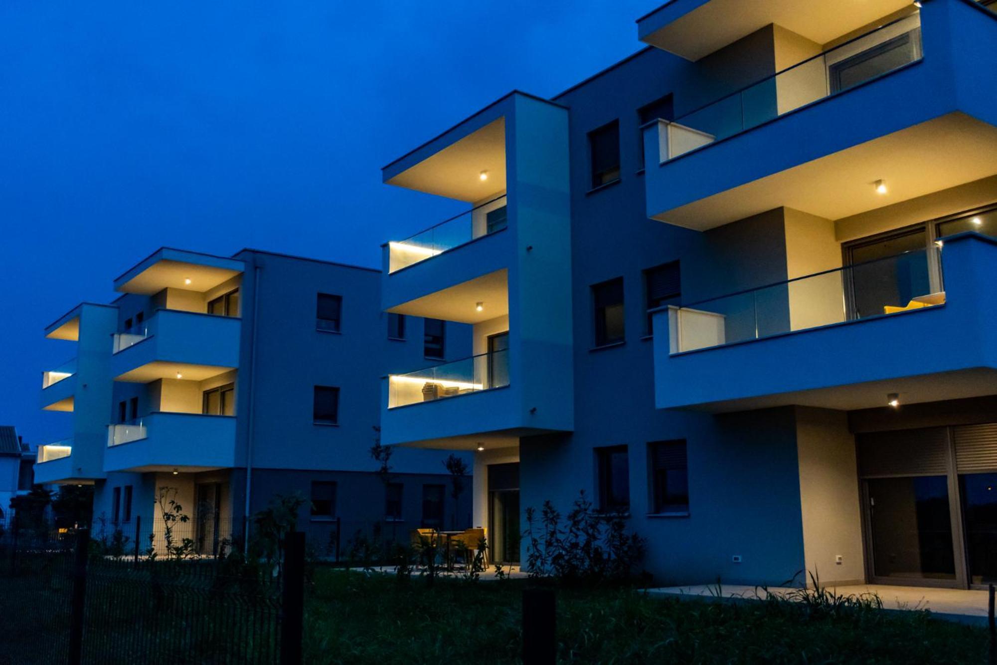Baden Resort Basanija, Umag-With Sea View, Parking And 300M From The Beach Esterno foto