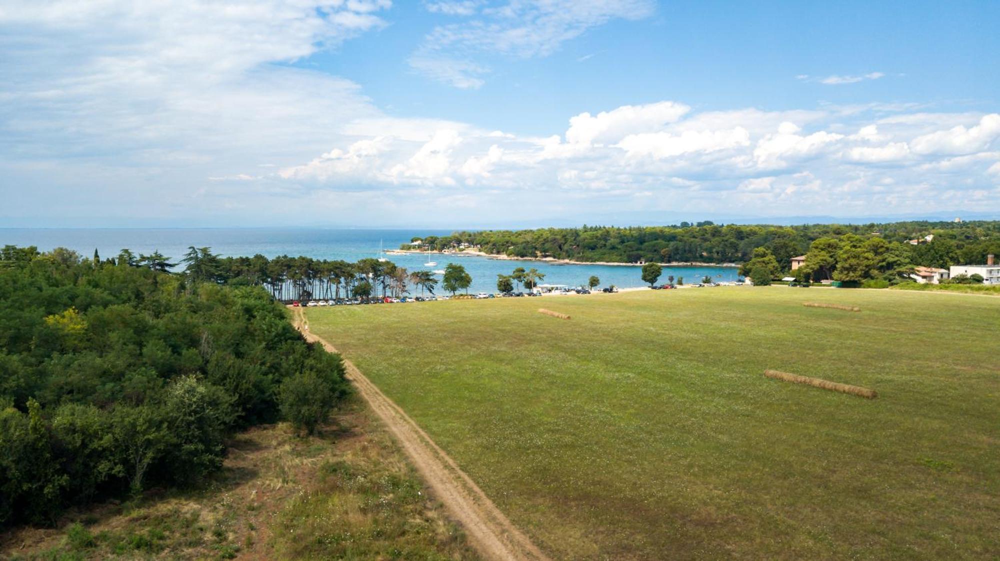 Baden Resort Basanija, Umag-With Sea View, Parking And 300M From The Beach Esterno foto